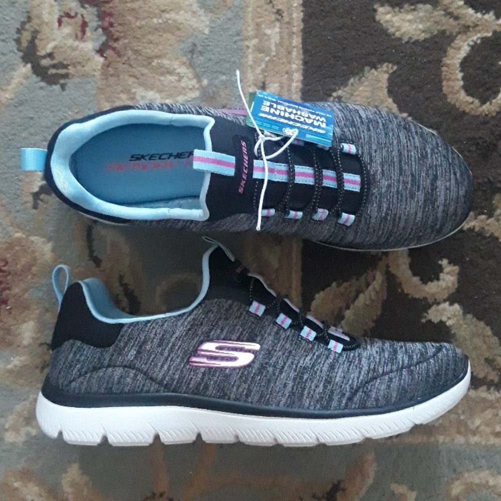 Sketchers Summits Fresh Impression shoes
